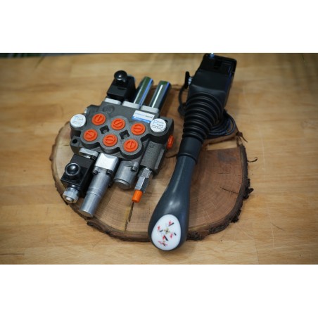 Hydraulikventil 3 Funktionen, 40 l/min (11 GMP), Monoblock 2p40 mit einer Schwimmfunktion + 3. elektrische Funktion + Joystick