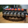 Ein 6-Wege-Ventil mit einem Durchfluss von 80 lm/min, ausgestattet mit zwei Hebeln und zwei Joysticks