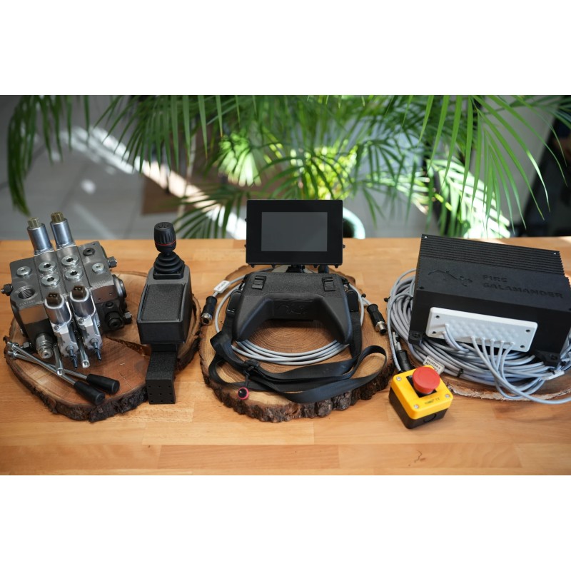 Proportionaler drahtloser Fire Salamander Steuergerät mit Touch-Display, zusätzliches kabelgebundenes Bedienfeld mit Joystick un