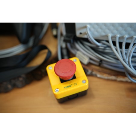 Proportionaler drahtloser Fire Salamander Steuergerät mit Touch-Display, zusätzliches kabelgebundenes Bedienfeld mit Joystick un