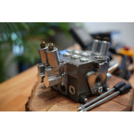 Proportionaler drahtloser Fire Salamander Steuergerät mit Touch-Display, zusätzliches kabelgebundenes Bedienfeld mit Joystick un